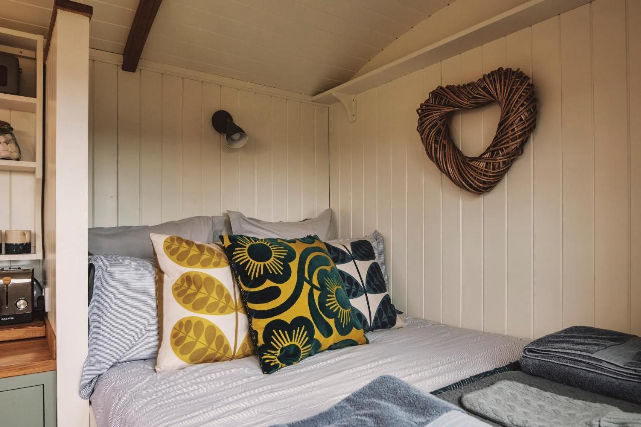 Luxury Shepherd'S Hut On Flower Farm With Outdoor Bath In Mid Cornwall 트루로 외부 사진