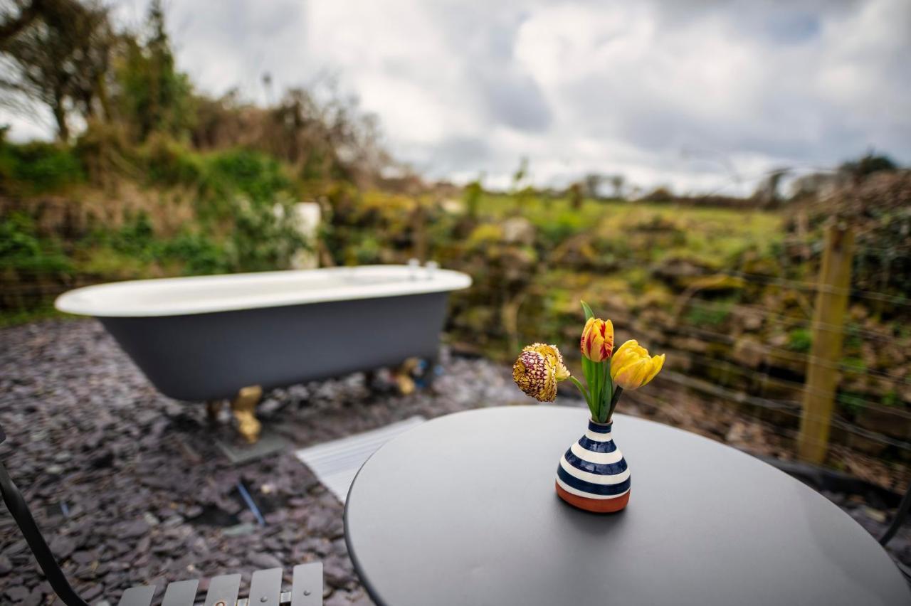 Luxury Shepherd'S Hut On Flower Farm With Outdoor Bath In Mid Cornwall 트루로 외부 사진